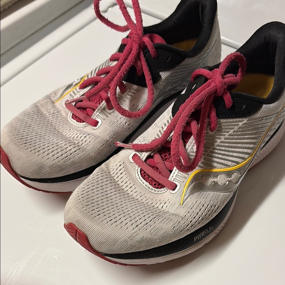 Women’s Saucony Guide running shoe